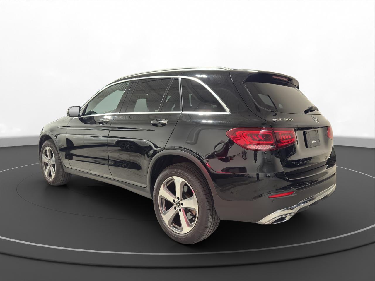 2021 Mercedes-Benz GLC 300 GLC 300 - Photo #5