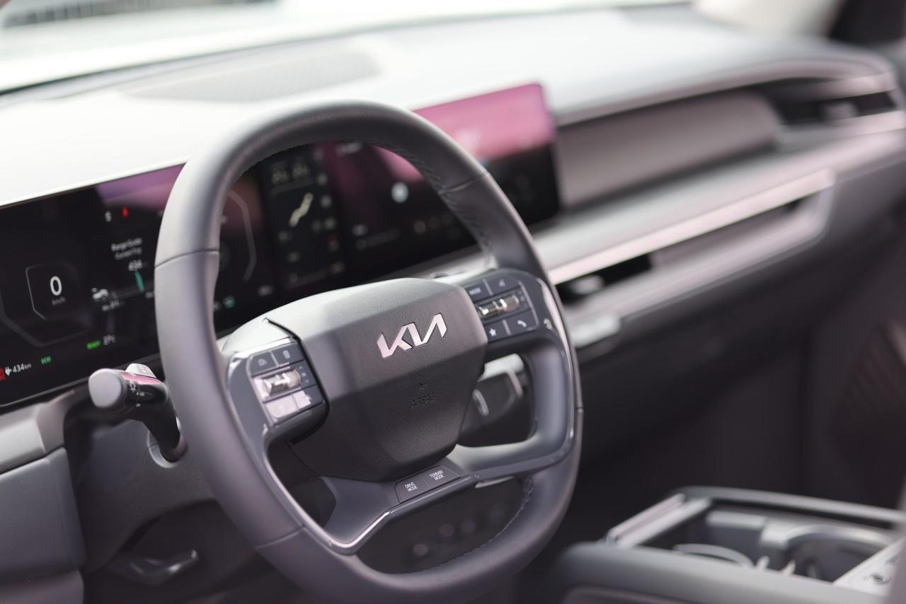 2026 Kia EV9 Land w/Plus Package AWD Photo