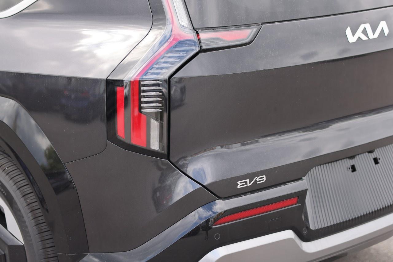 2026 Kia EV9 Land w/Plus Package AWD Photo