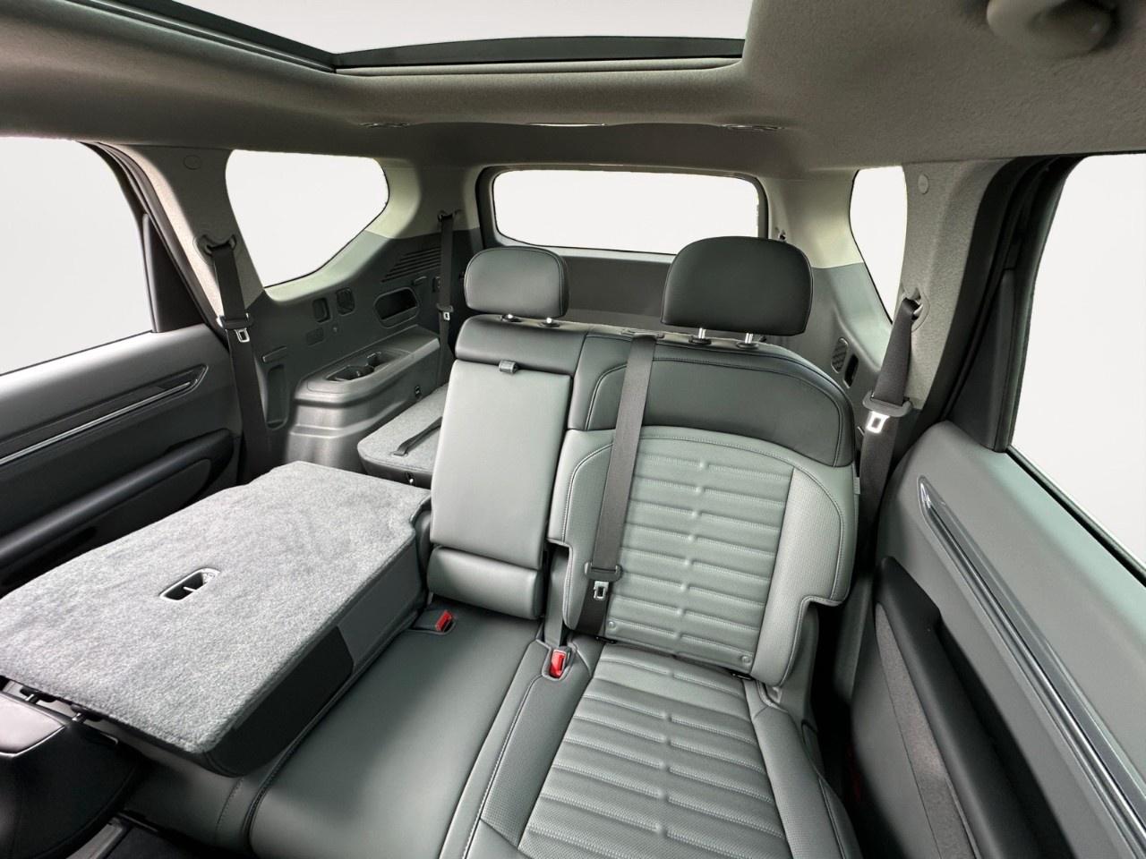 2026 Kia EV9 Land w/Plus Package AWD Photo