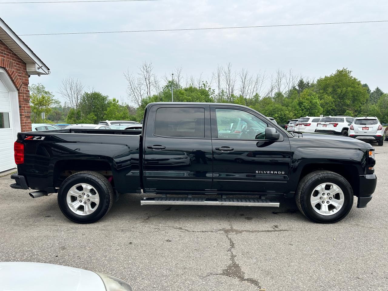 2018 Chevrolet Silverado 1500 LT Crew 4x4 Z71 NAV XM Bluetooth CarPlay BackupCam Photo4