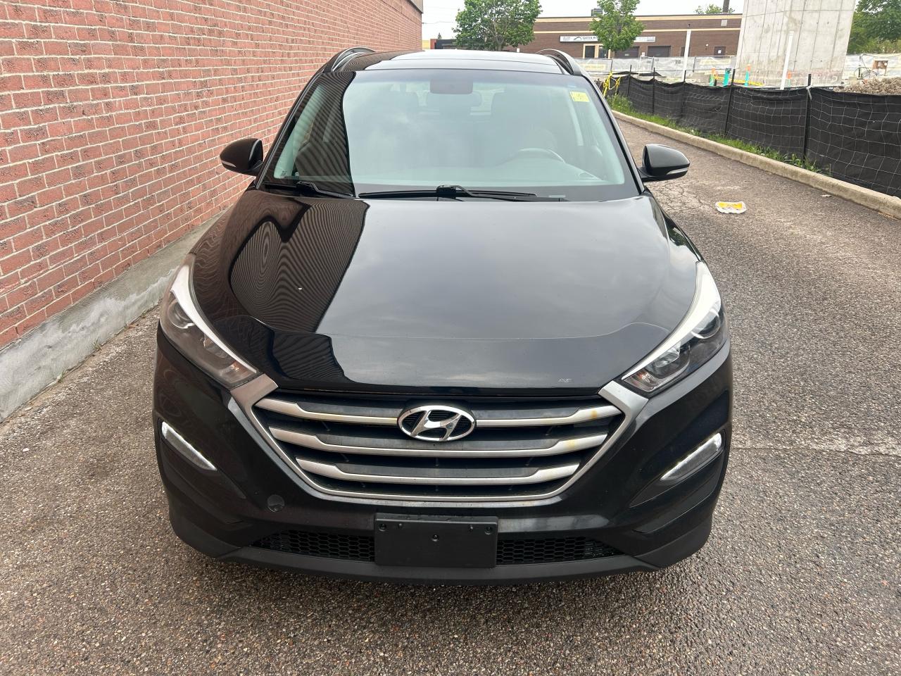 2018 Hyundai Tucson SE Photo2