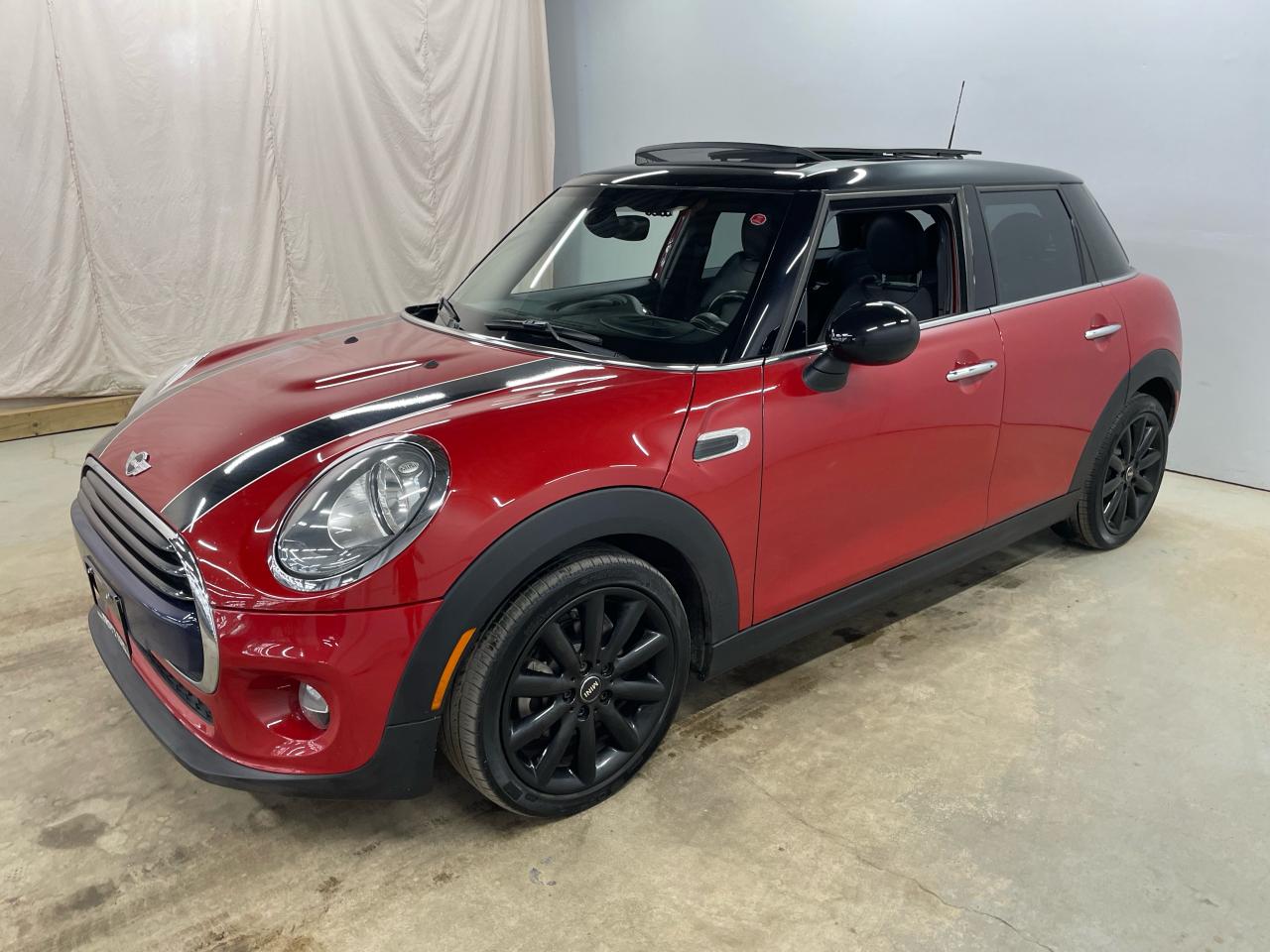 2017 MINI Cooper 5dr HB Photo23