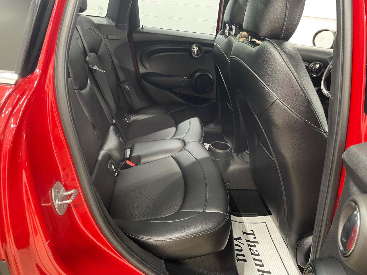 2017 MINI Cooper 5dr HB Photo10