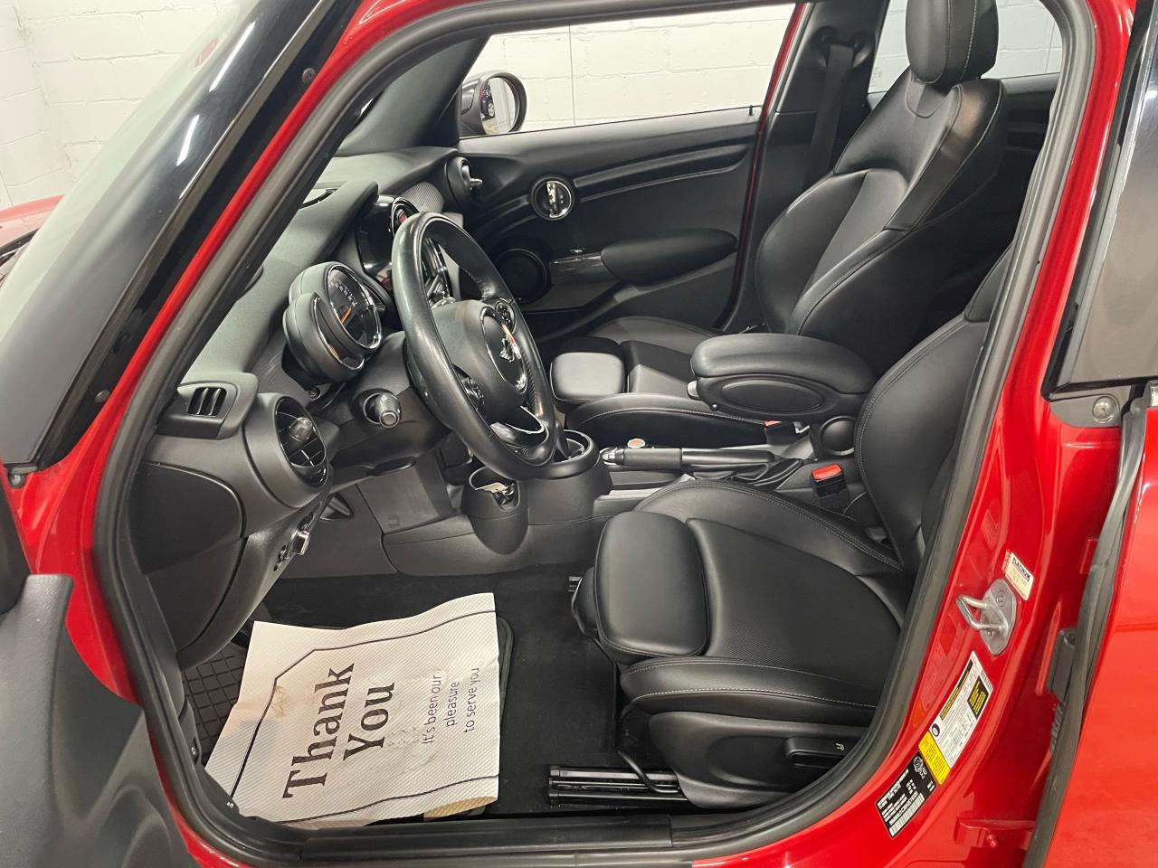 2017 MINI Cooper 5dr HB Photo28
