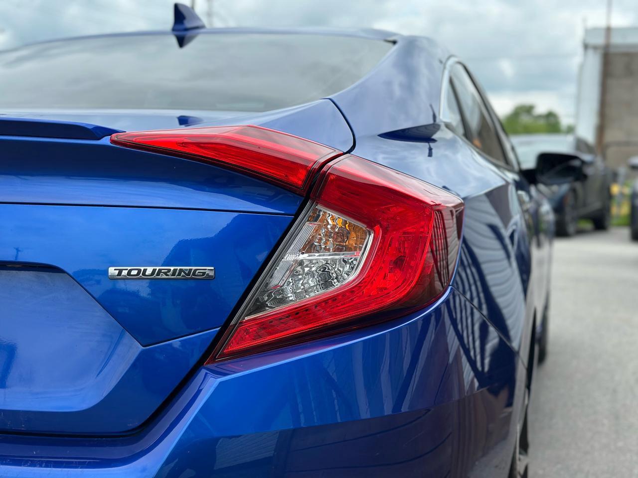 2020 Honda Civic Touring - Photo #5