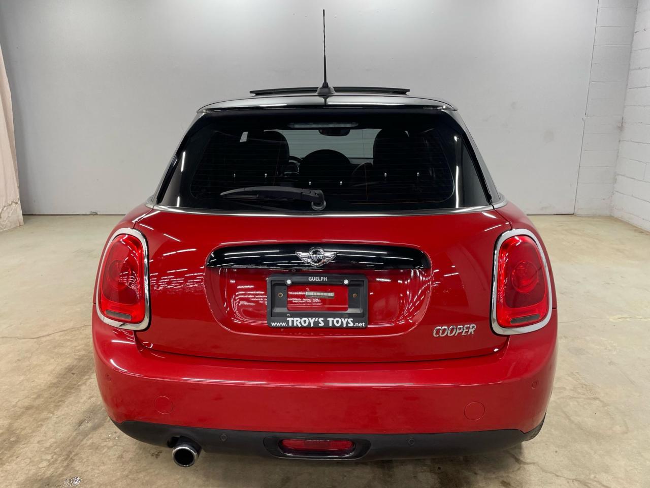 2017 MINI Cooper 5dr HB