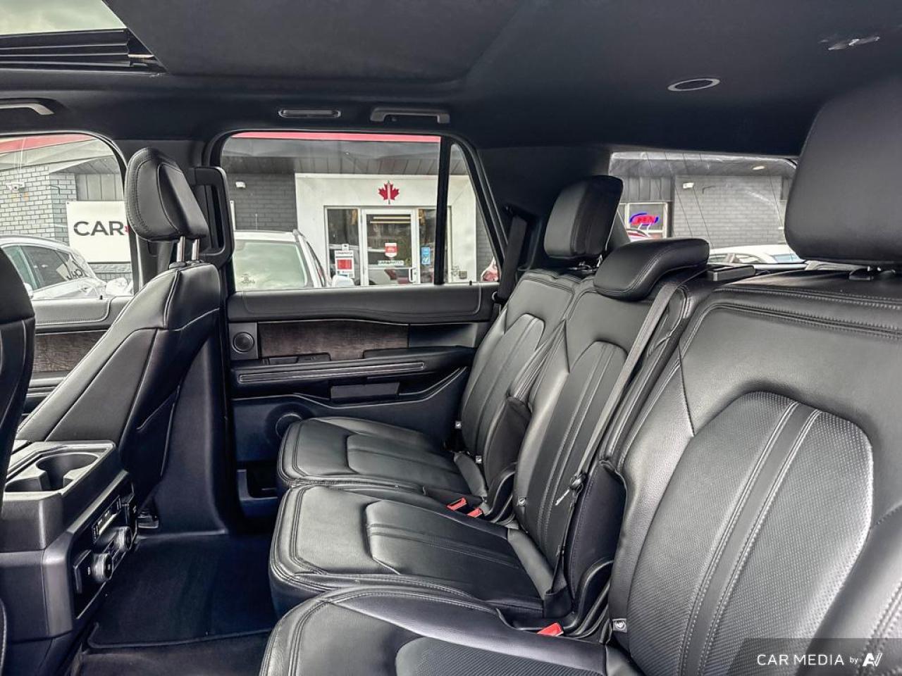 2021 Ford Expedition LIMITED / ONE OWNER / NO ACCIDENTS / LEATHER / AWD - Photo #11
