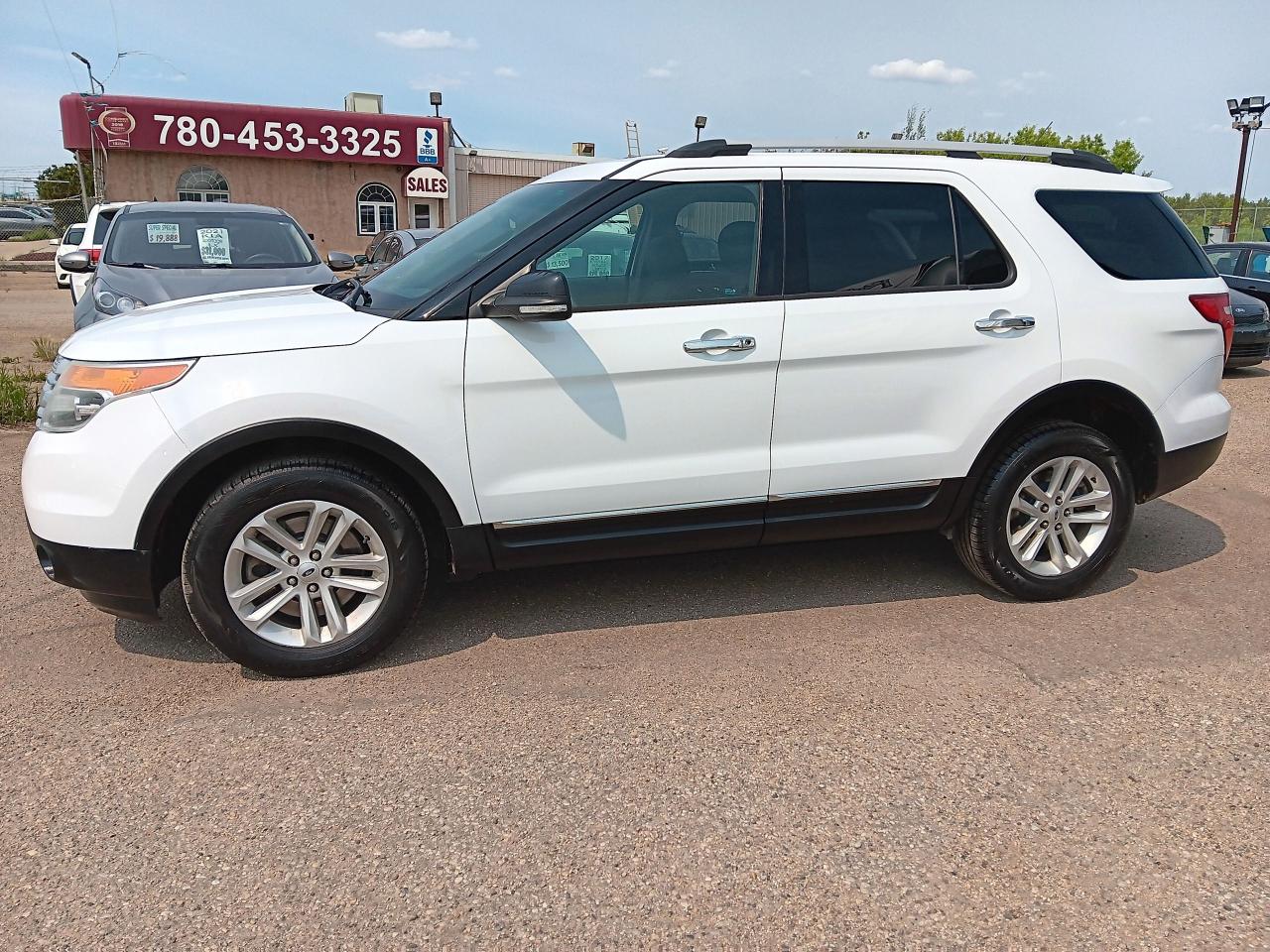 2014 Ford Explorer XLT, 7 Pass 4x4, Htd Seats, Bu Cam, Power liftgate - Photo #4