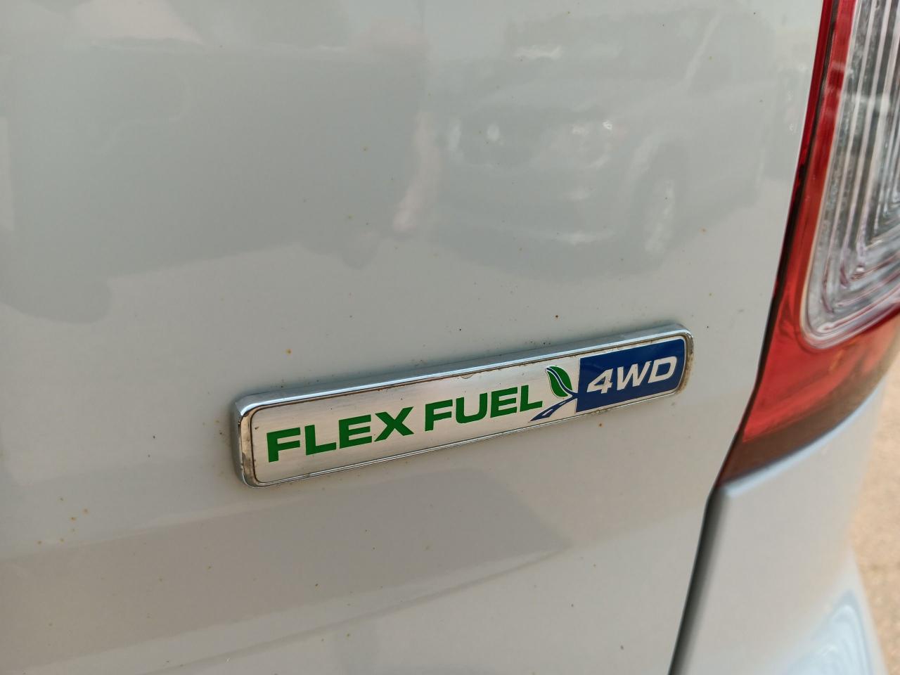 2014 Ford Explorer XLT, 7 Pass 4x4, Htd Seats, Bu Cam, Power liftgate - Photo #9