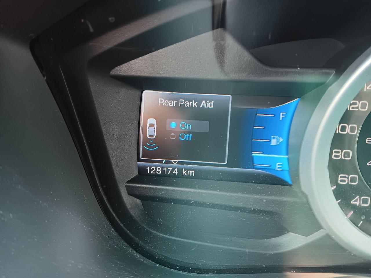 2014 Ford Explorer XLT, 7 Pass 4x4, Htd Seats, Bu Cam, Power liftgate - Photo #16