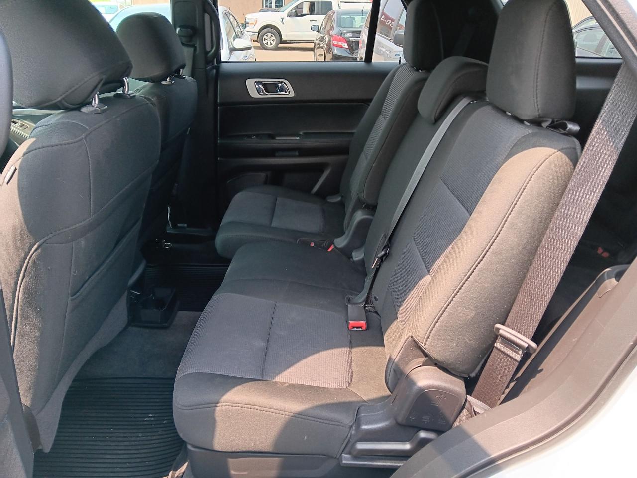 2014 Ford Explorer XLT, 7 Pass 4x4, Htd Seats, Bu Cam, Power liftgate - Photo #19