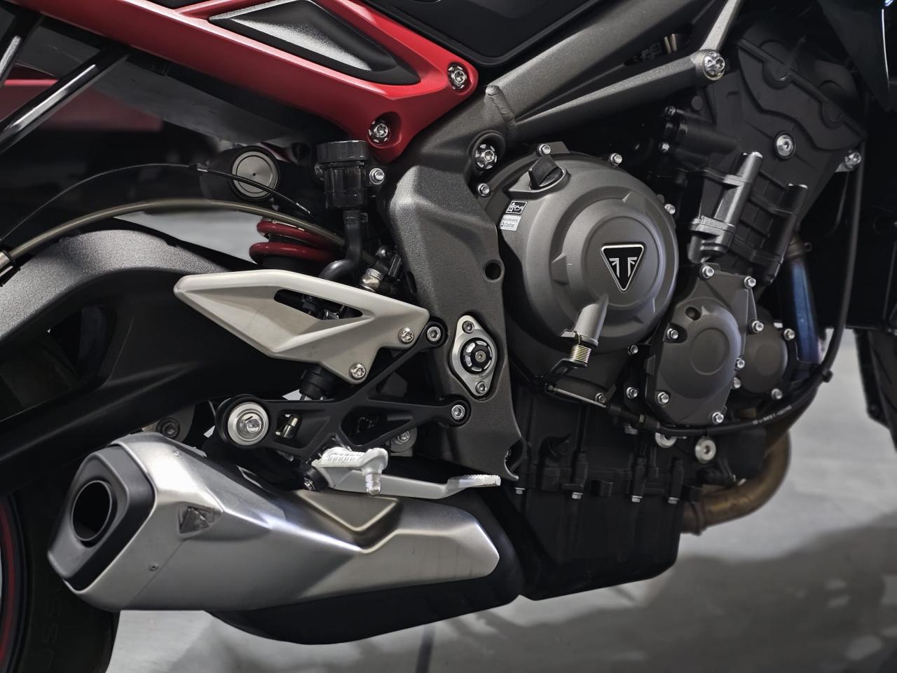 2021 Triumph Speed Triple R 765R - Photo #13