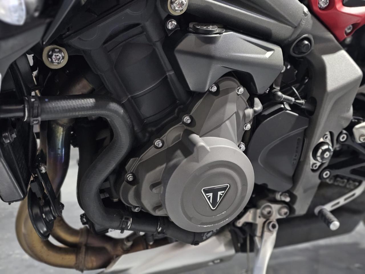 2021 Triumph Speed Triple R 765R - Photo #11