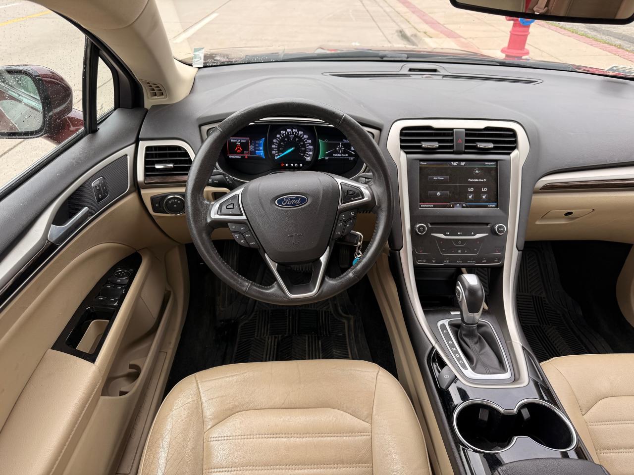 2015 Ford Fusion SE - Photo #18