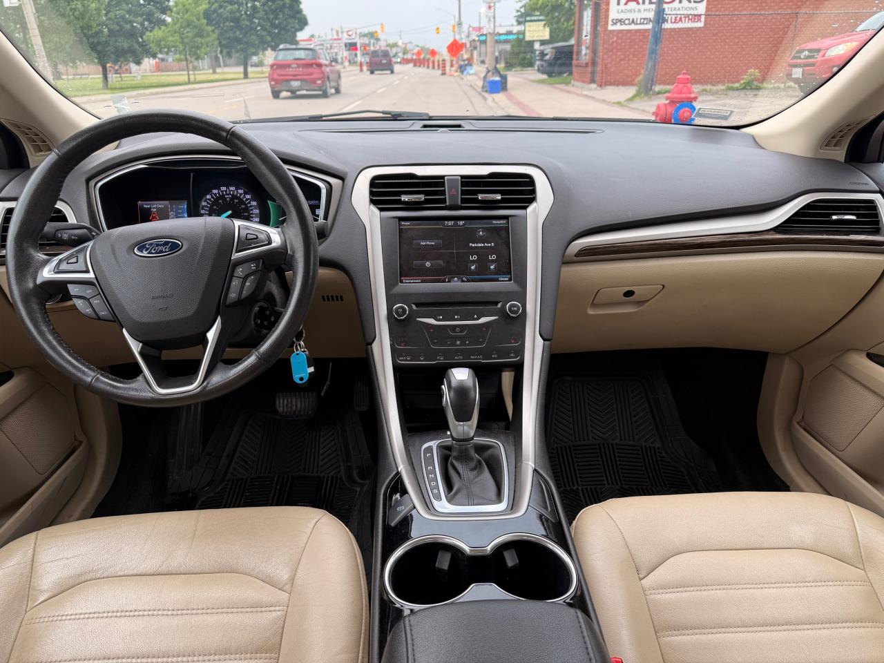 2015 Ford Fusion SE - Photo #19