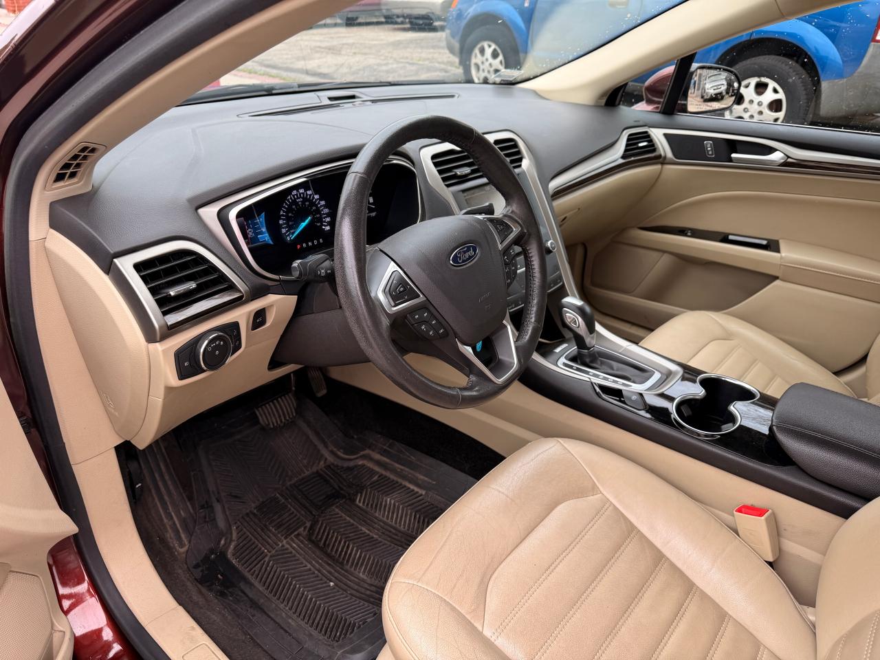2015 Ford Fusion SE - Photo #16