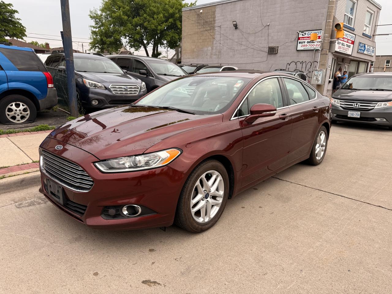 2015 Ford Fusion SE Photo2