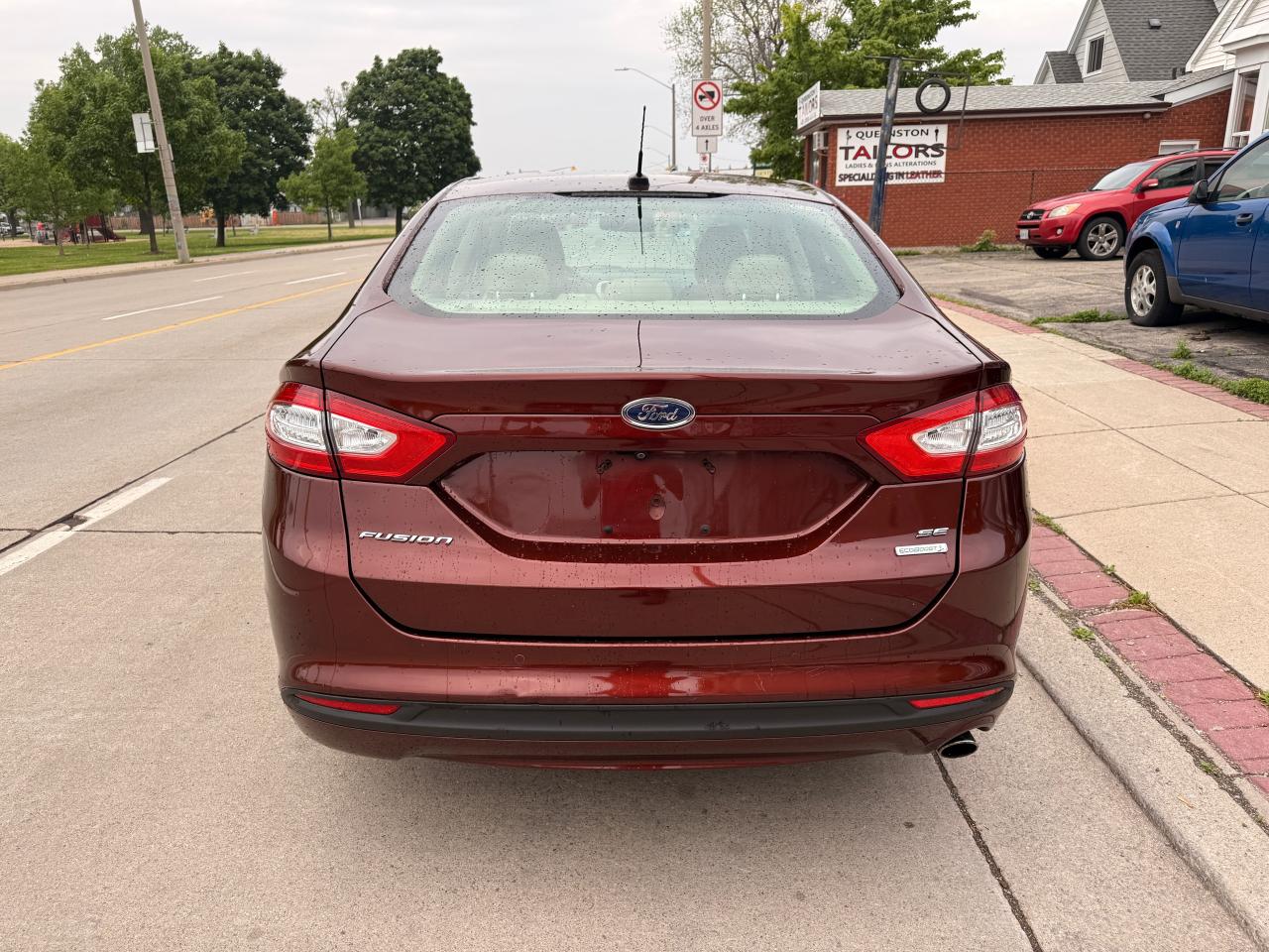 2015 Ford Fusion SE - Photo #11