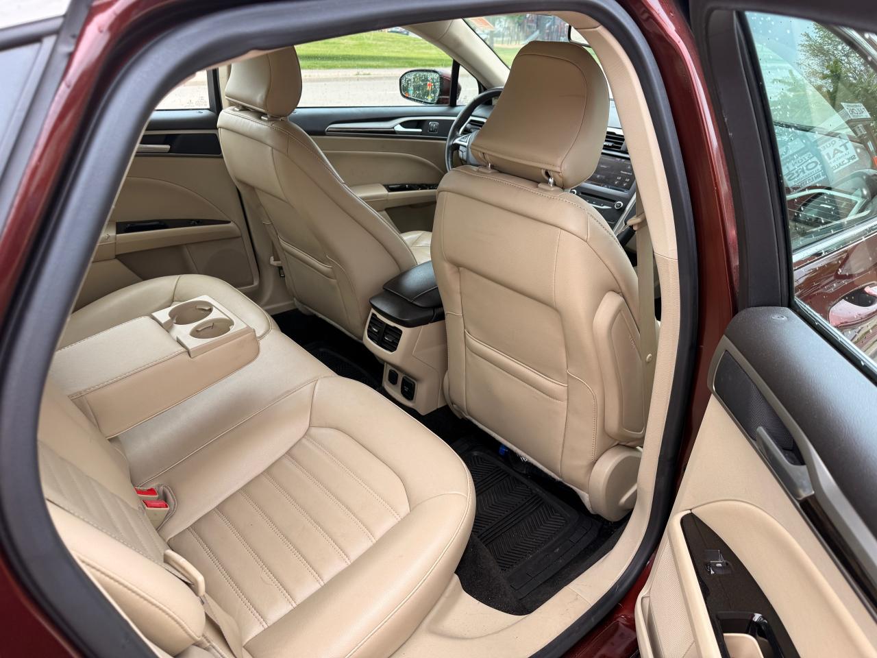 2015 Ford Fusion SE - Photo #21