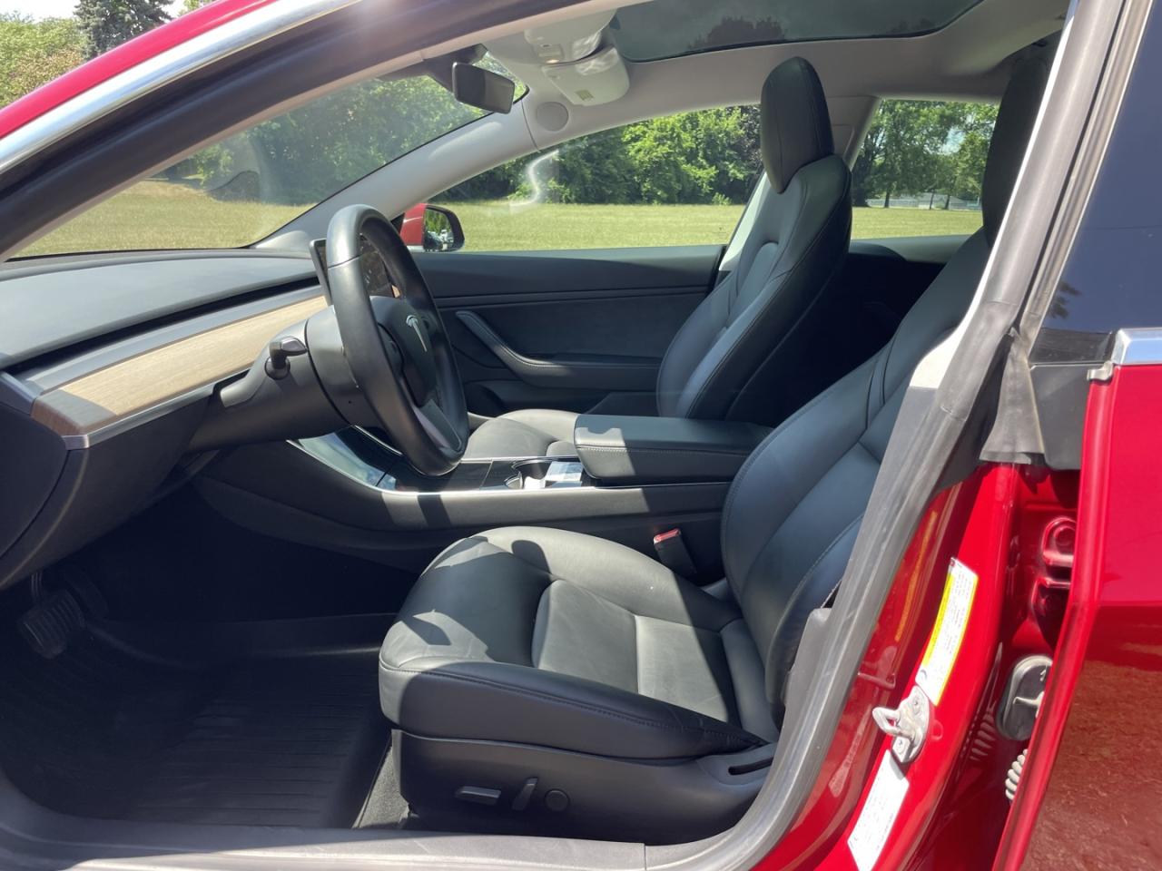 2019 Tesla Model 3 LONG RANGE - Photo #10