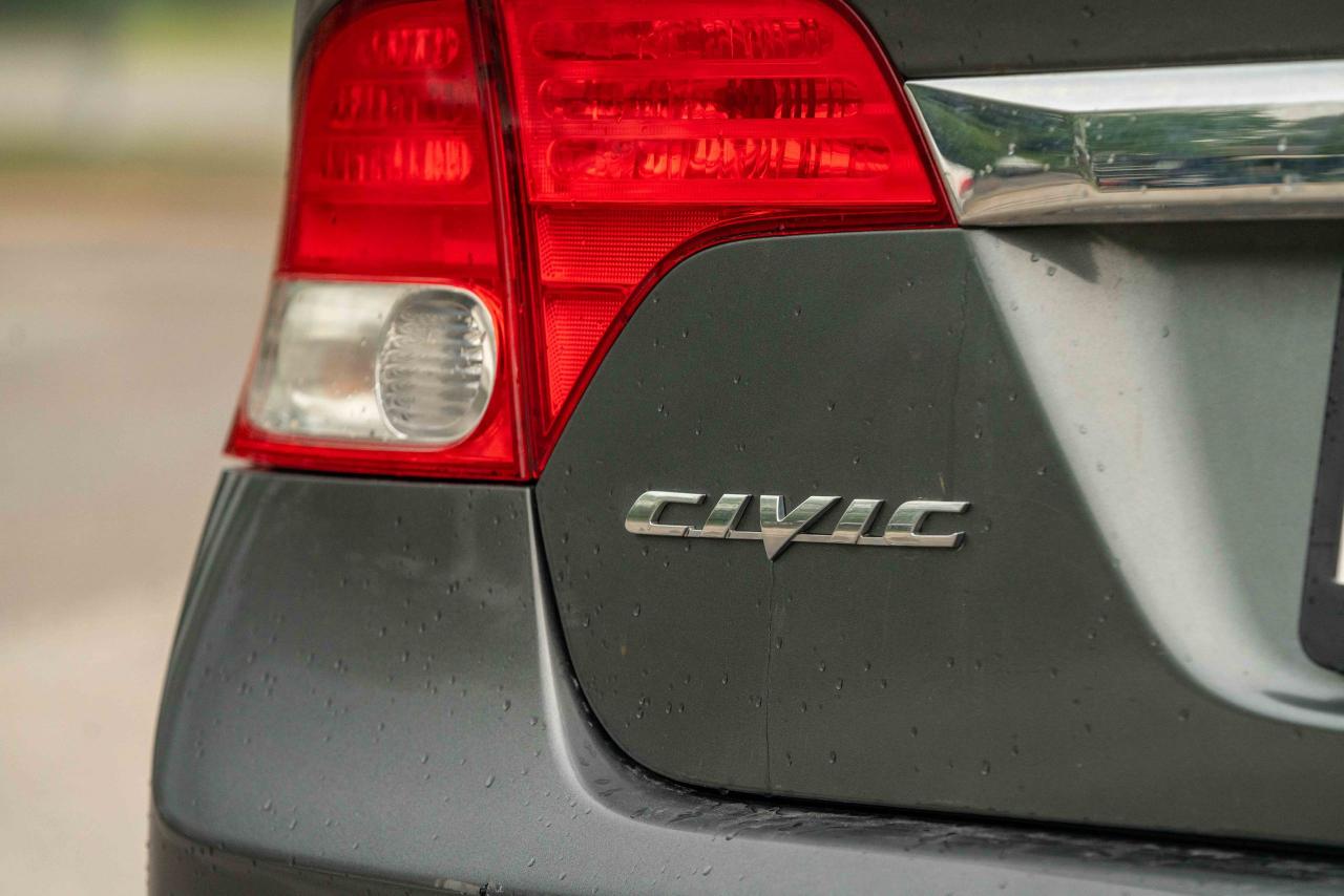 2010 Honda Civic DX-G - Photo #12