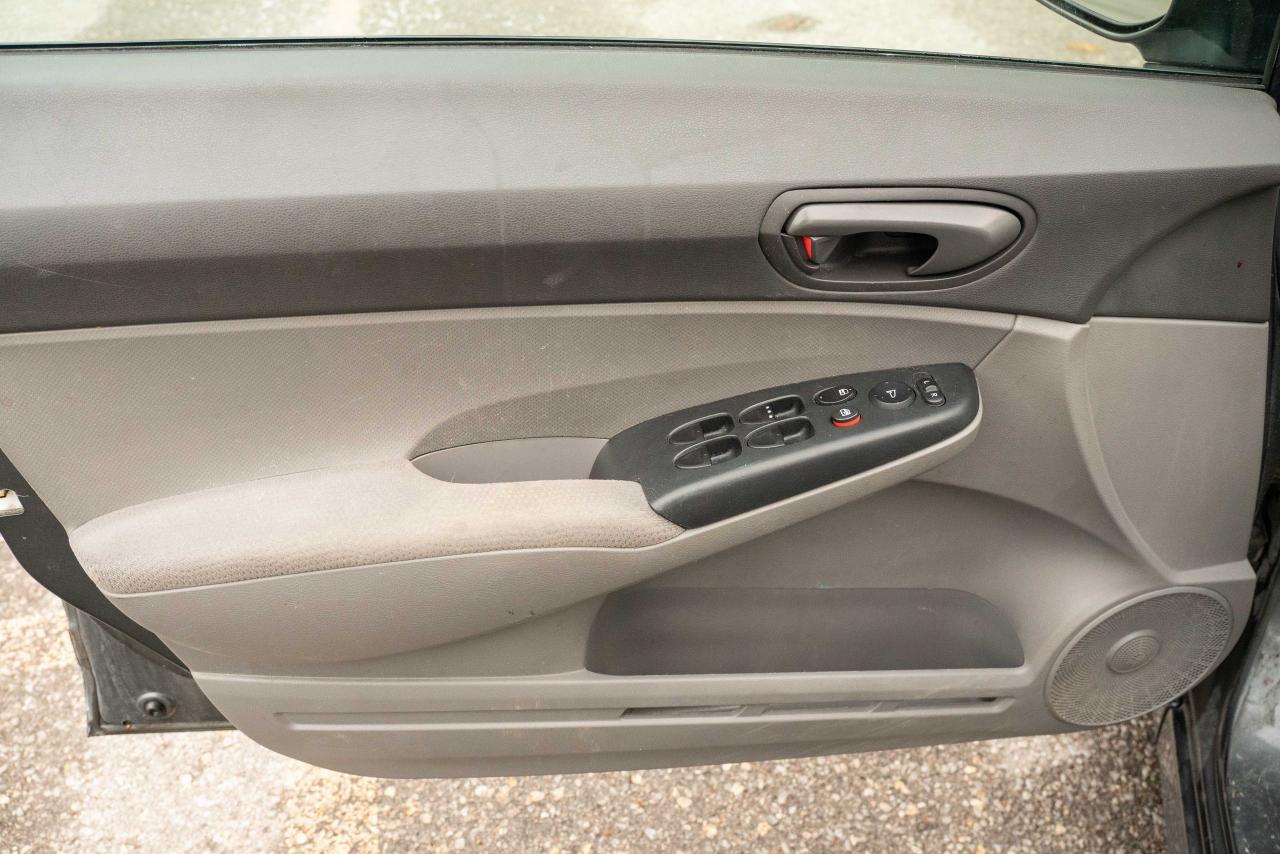 2010 Honda Civic DX-G - Photo #17