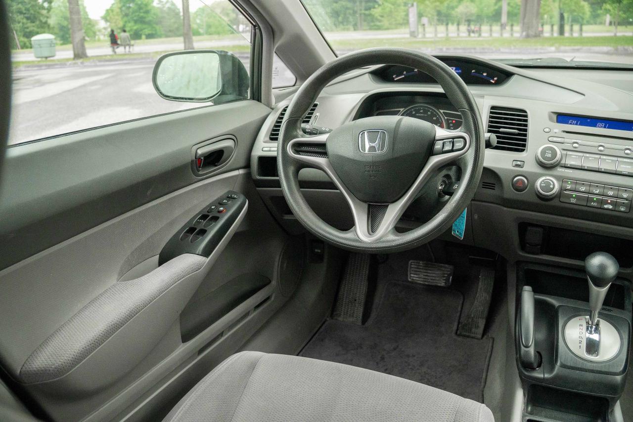2010 Honda Civic DX-G - Photo #29
