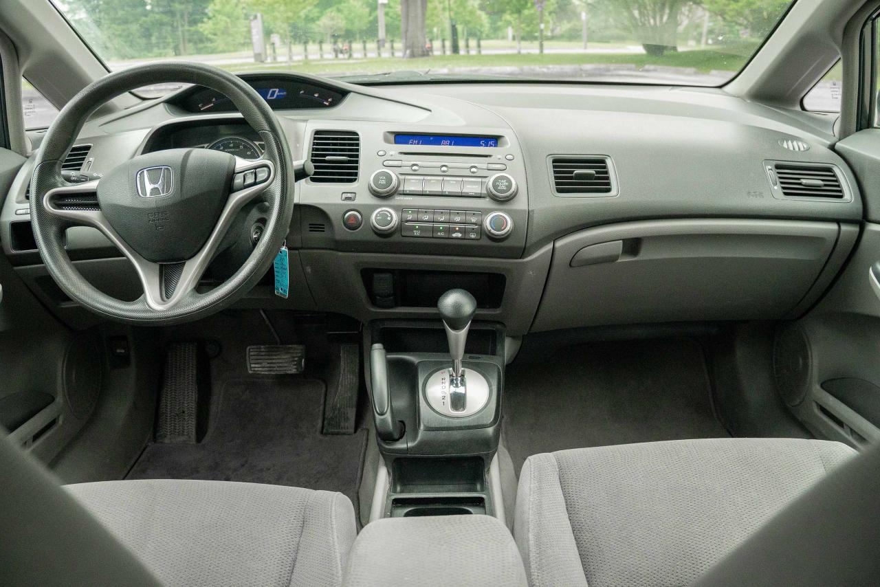 2010 Honda Civic DX-G - Photo #30