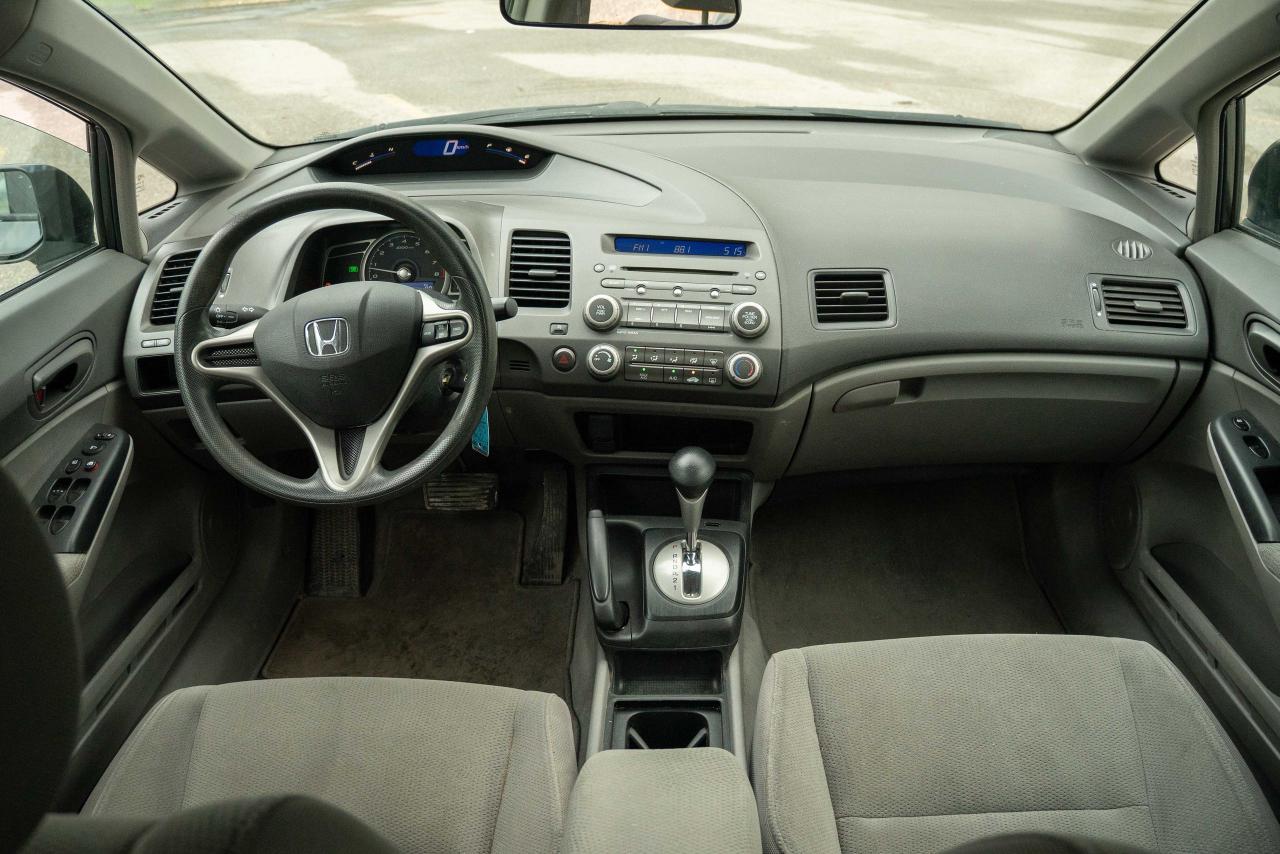2010 Honda Civic DX-G - Photo #32