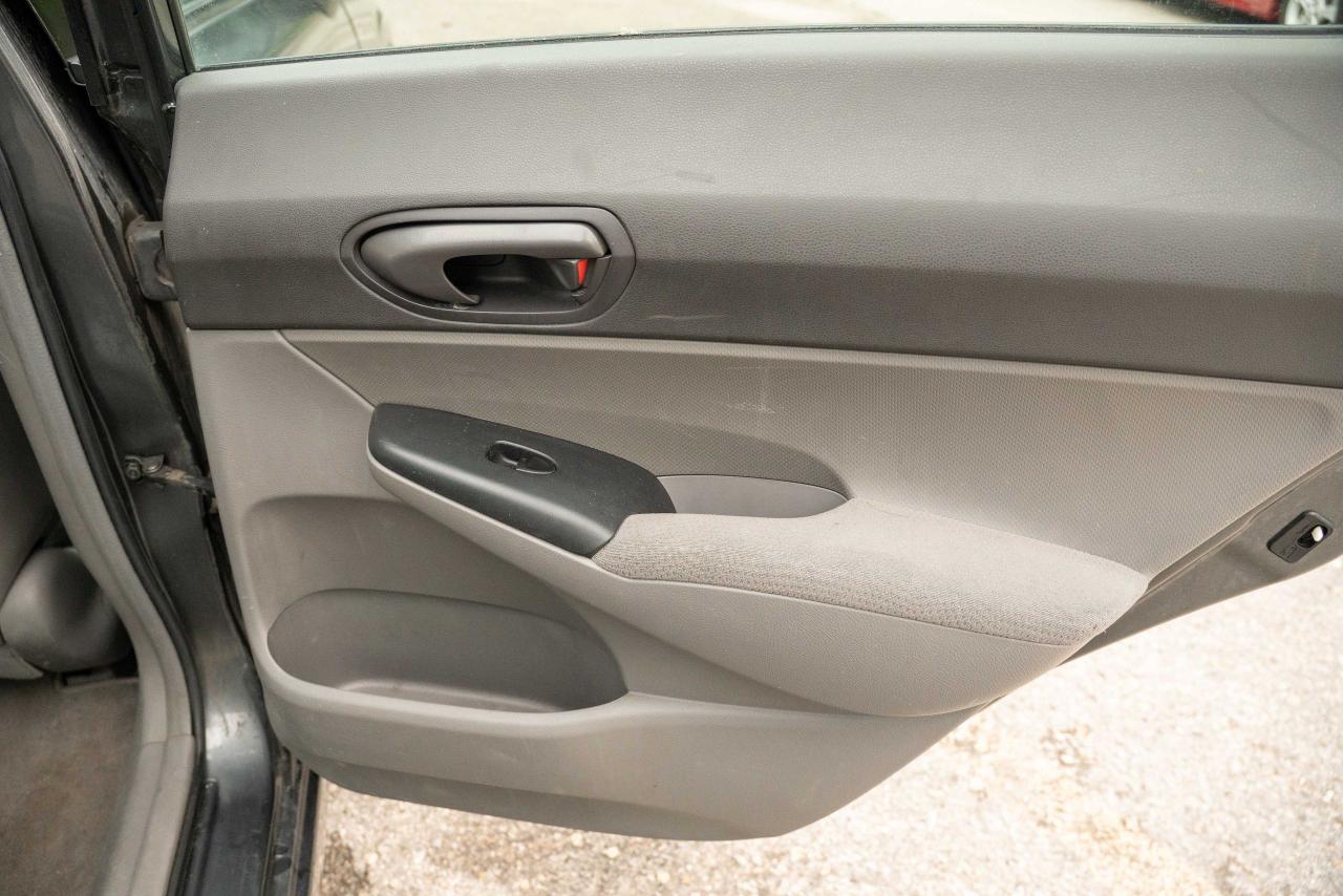 2010 Honda Civic DX-G - Photo #38