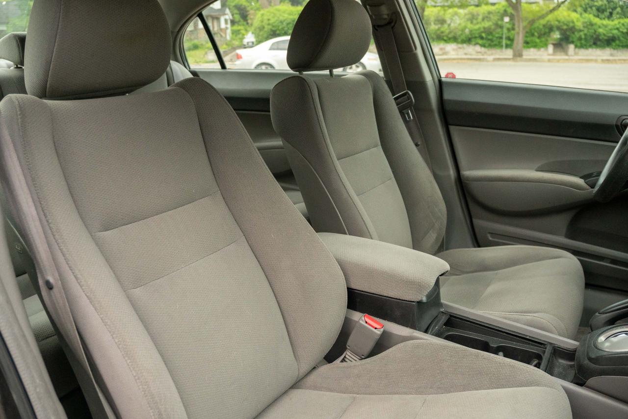 2010 Honda Civic DX-G - Photo #42