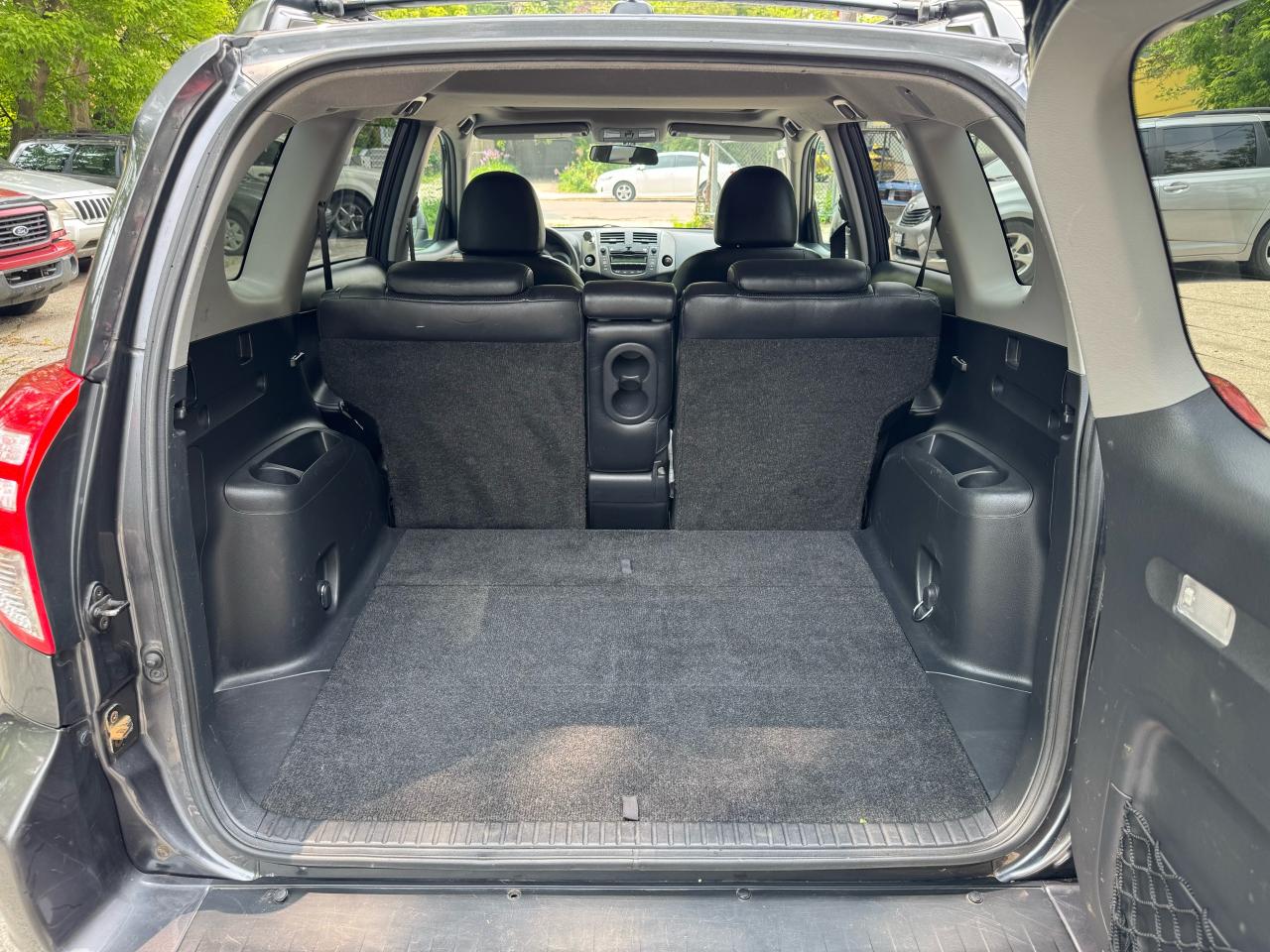 2010 Toyota RAV4 V6 SPORT! - 4WD - Photo #17