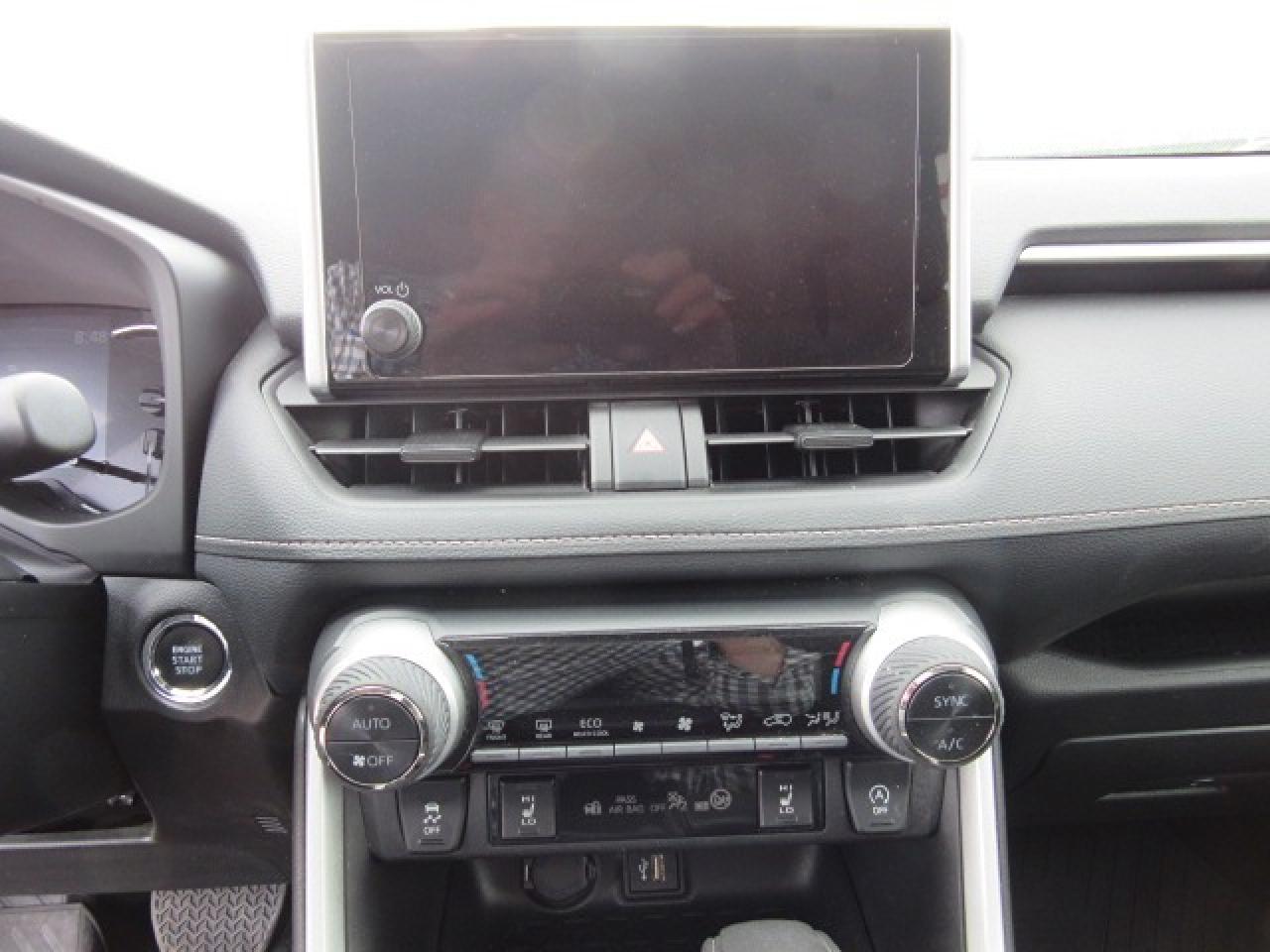 2024 Toyota RAV4 XLE Photo
