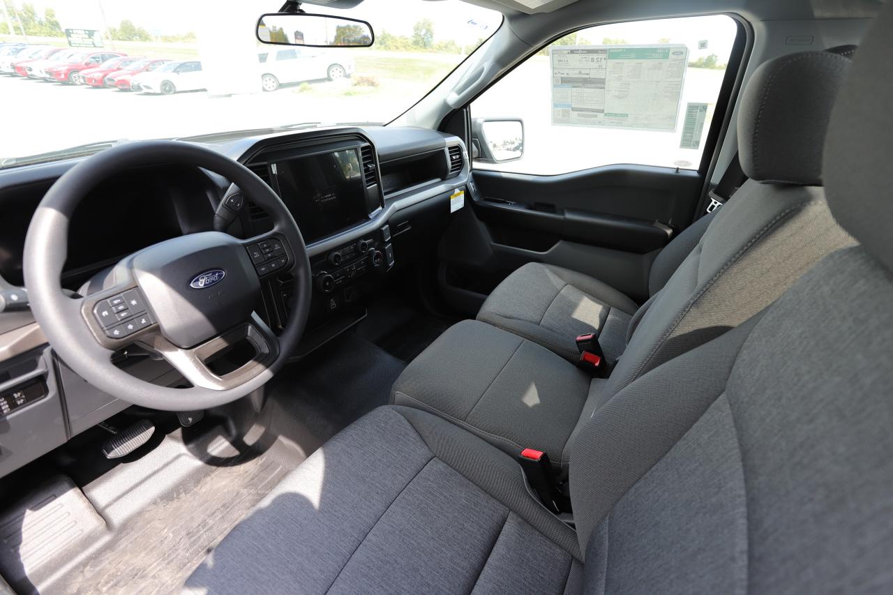 2025 Ford F-150 XL 4WD REG CAB 6.5' BOX Photo