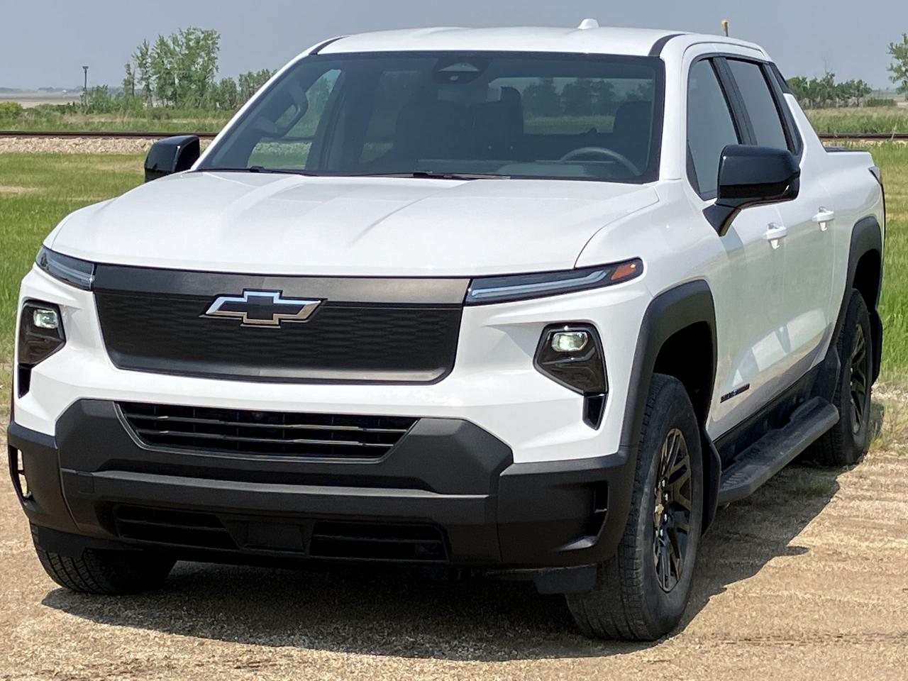 Used 2024 Chevrolet Silverado EV e4WD Crew Cab Work Truck w-4WT for sale in Kipling, SK