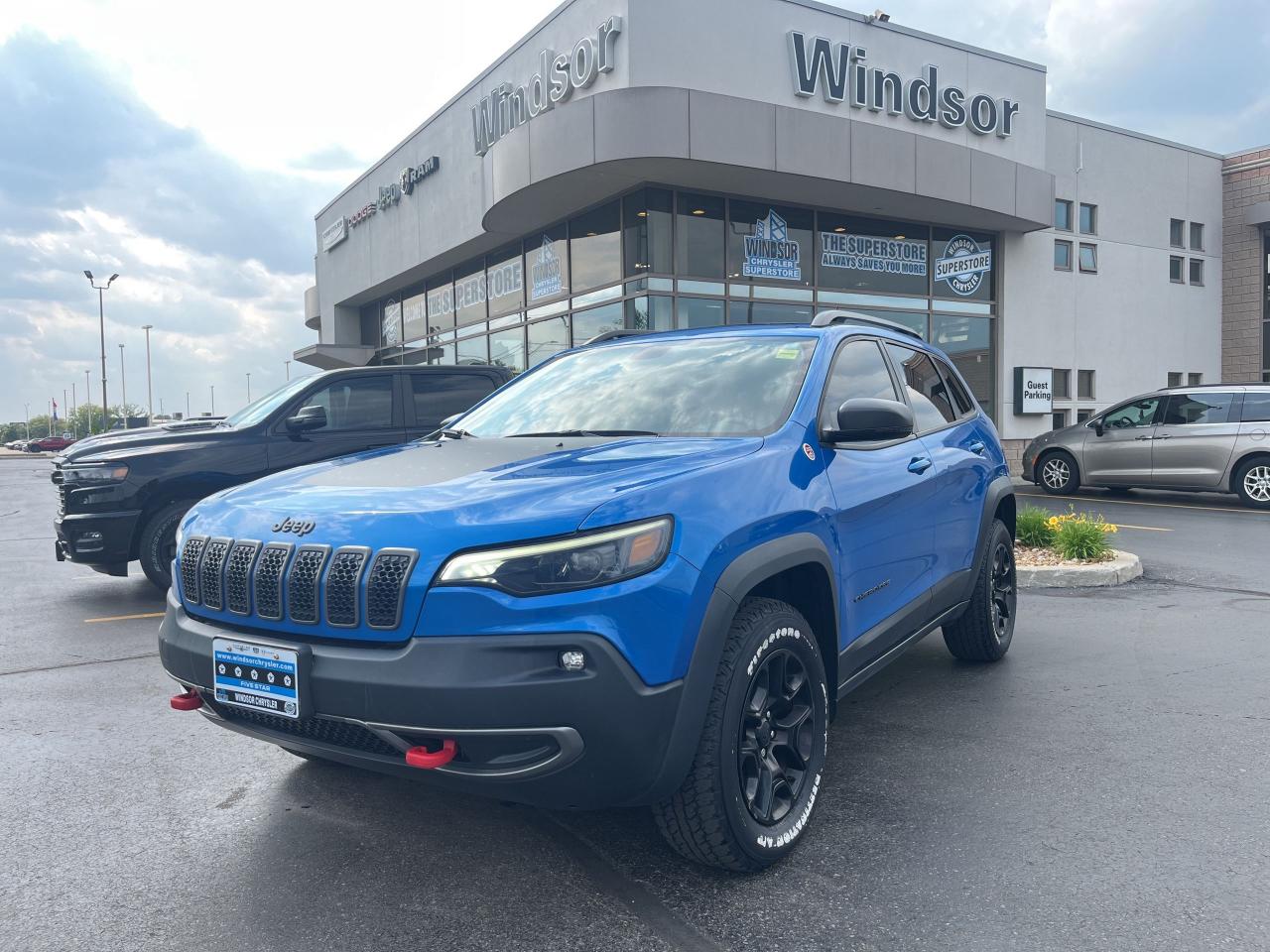 Used 2019 Jeep Cherokee ELITE PKG / VENTED HTD SEATS / RMT START / SUNROOF for sale in Windsor, ON