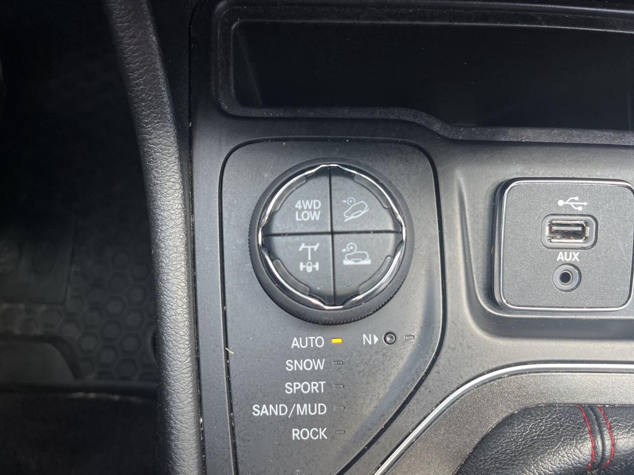 12611374