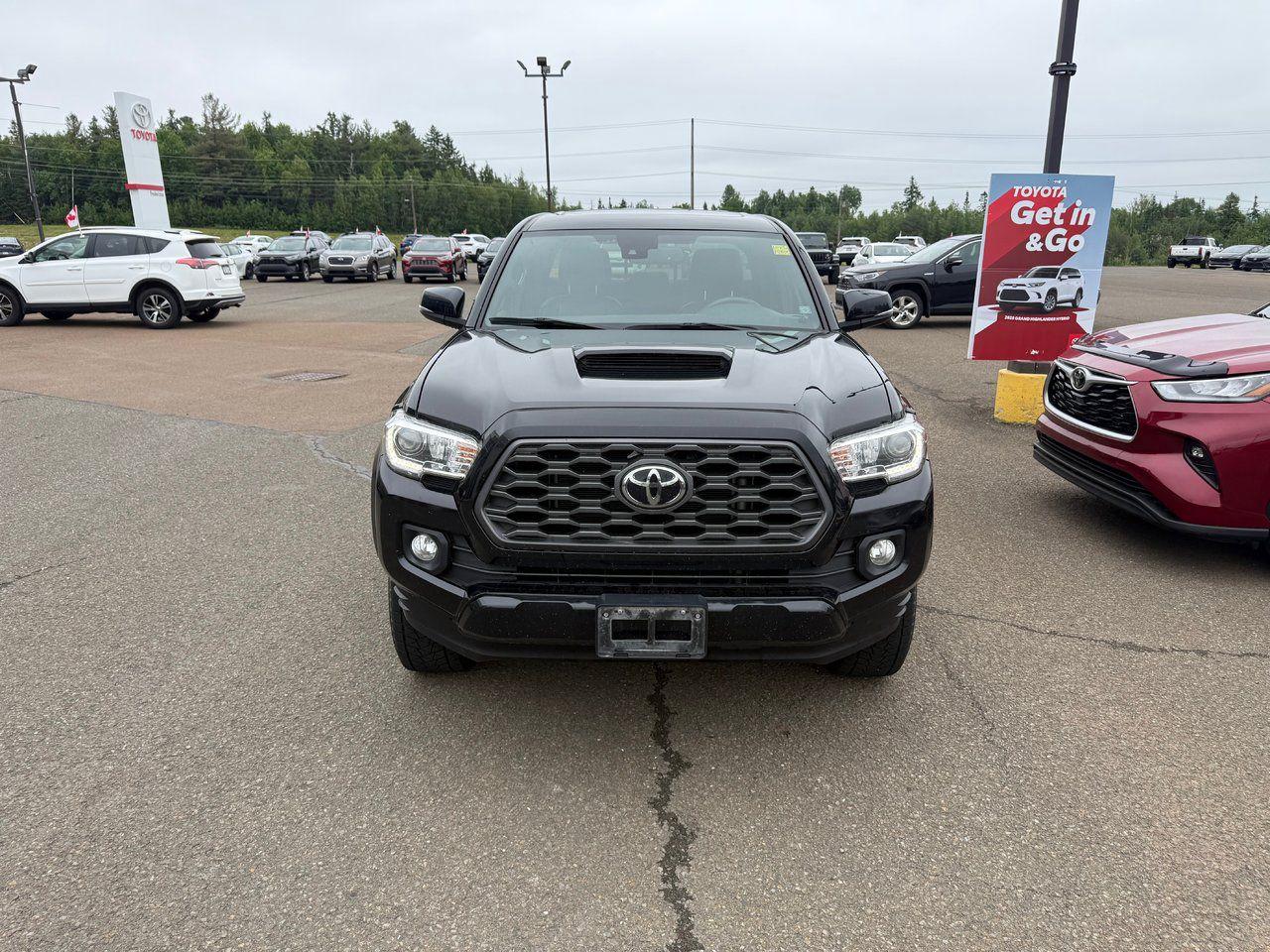 2020 Toyota Tacoma  Photo2