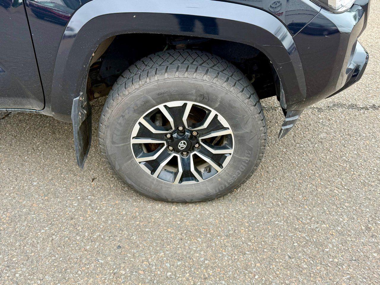 2020 Toyota Tacoma  Photo4