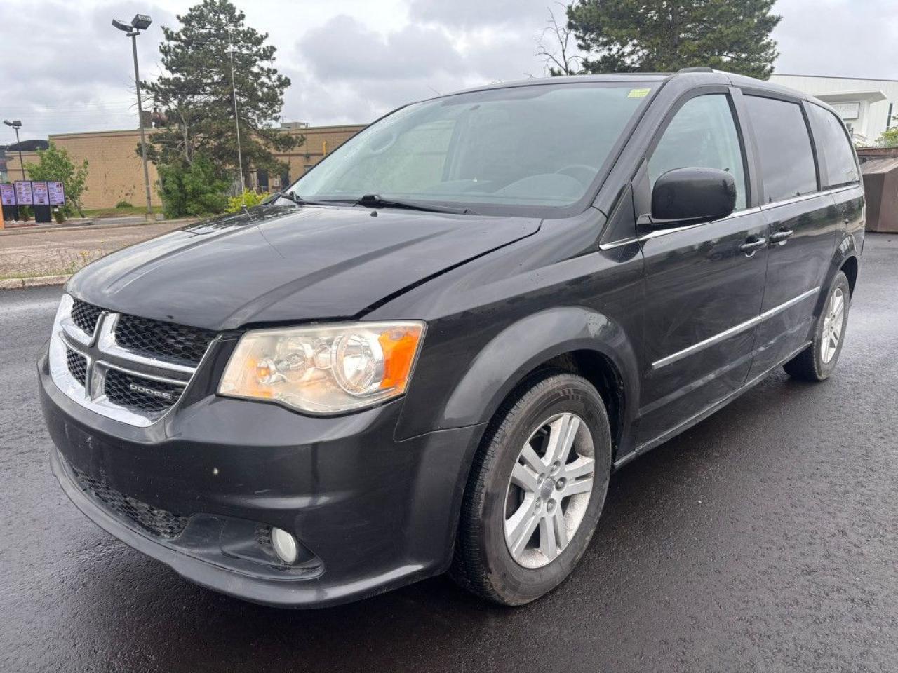 Used 2011 Dodge Grand Caravan Crew Front-wheel Drive Passenger Van Automatic for sale in Mississauga, ON
