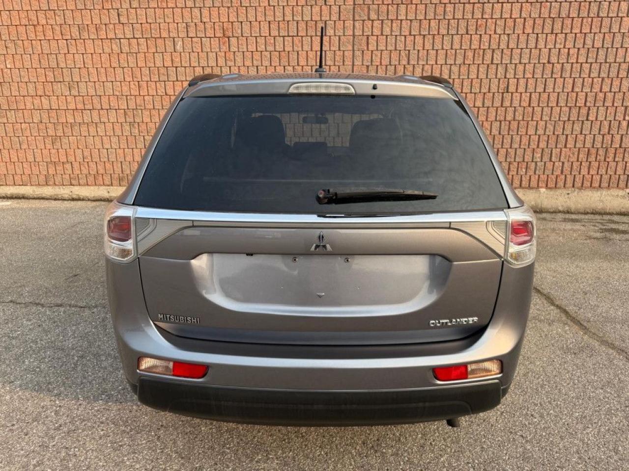 2014 Mitsubishi Outlander ES |4WD|LEATHER|SUNROOF|HEATED SEATS|BLUETOOTH| - Photo #5