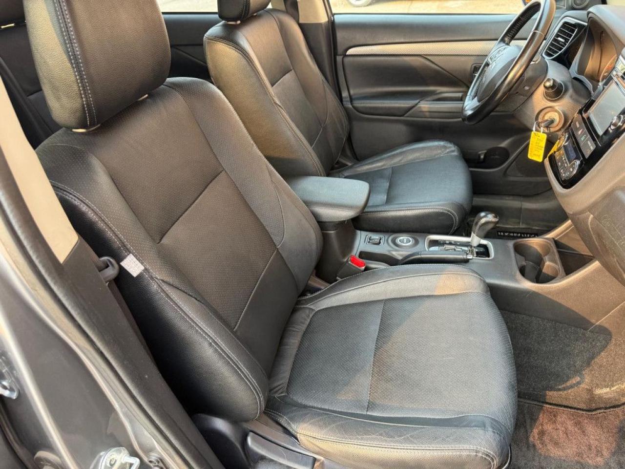 2014 Mitsubishi Outlander ES |4WD|LEATHER|SUNROOF|HEATED SEATS|BLUETOOTH| - Photo #16