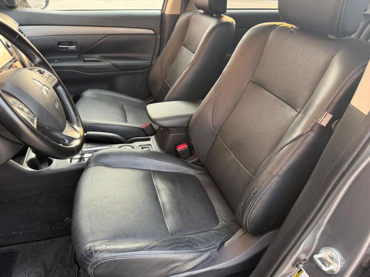 2014 Mitsubishi Outlander ES |4WD|LEATHER|SUNROOF|HEATED SEATS|BLUETOOTH| - Photo #17