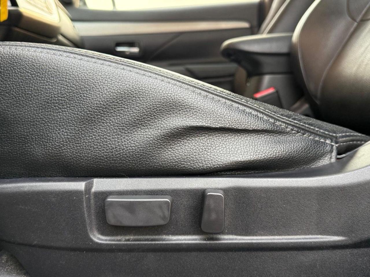 2014 Mitsubishi Outlander ES |4WD|LEATHER|SUNROOF|HEATED SEATS|BLUETOOTH| - Photo #24