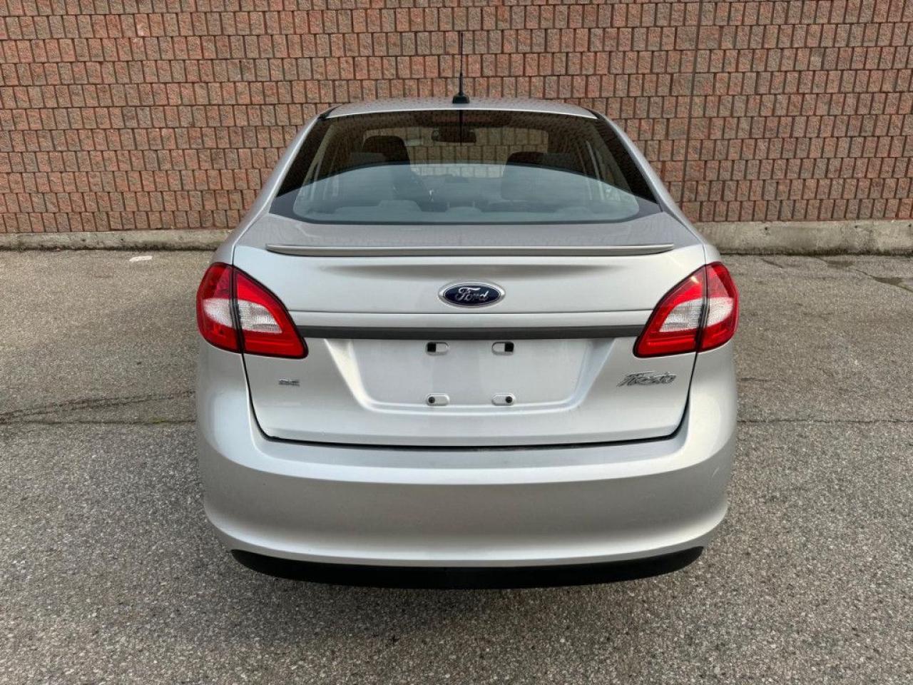 2013 Ford Fiesta SE |LOW KMS|HEATED SEATS|BLUETOOTH|MULTI-FUNCTION STEERING WHEEL| - Photo #5