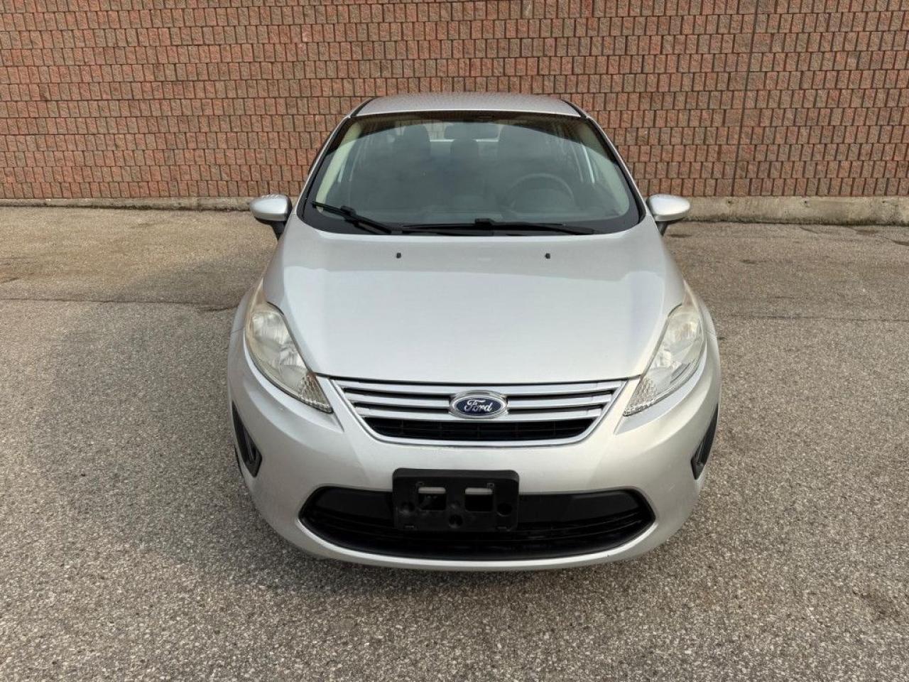 2013 Ford Fiesta SE |LOW KMS|HEATED SEATS|BLUETOOTH|MULTI-FUNCTION STEERING WHEEL| - Photo #9
