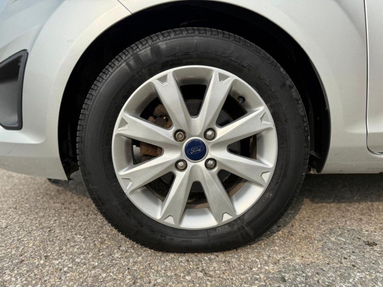 2013 Ford Fiesta SE |LOW KMS|HEATED SEATS|BLUETOOTH|MULTI-FUNCTION STEERING WHEEL| - Photo #10