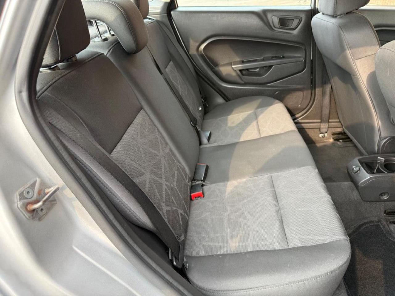 2013 Ford Fiesta SE |LOW KMS|HEATED SEATS|BLUETOOTH|MULTI-FUNCTION STEERING WHEEL| - Photo #14