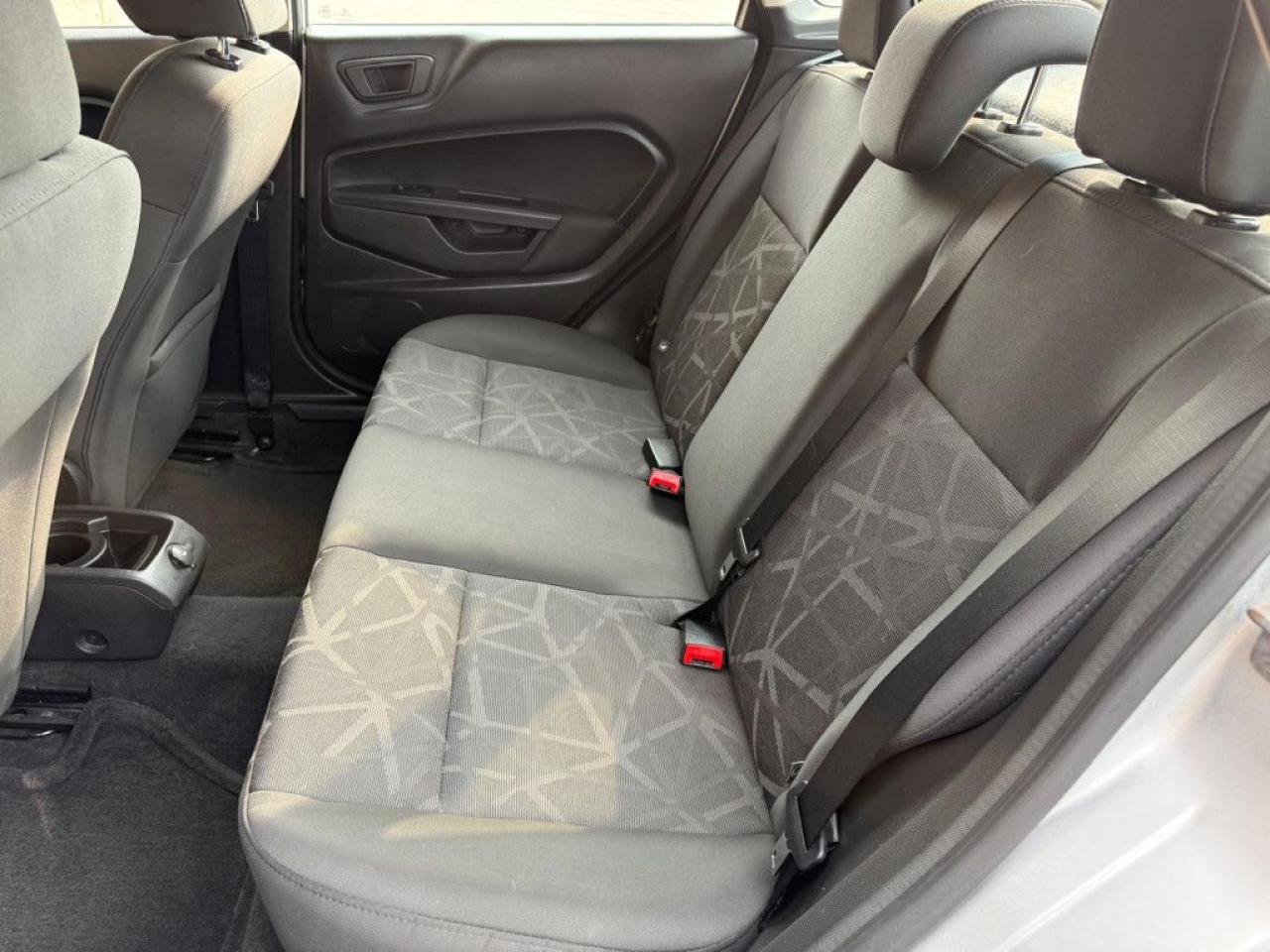 2013 Ford Fiesta SE |LOW KMS|HEATED SEATS|BLUETOOTH|MULTI-FUNCTION STEERING WHEEL| - Photo #15